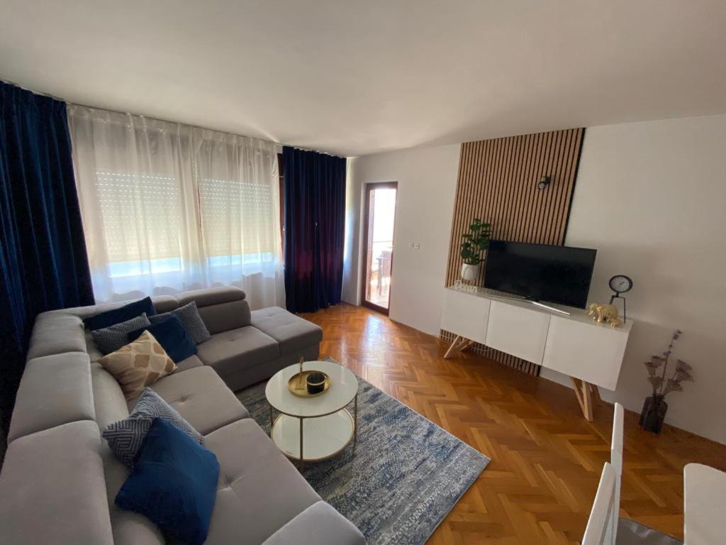 Ocean Apartman Jesenice  Luaran gambar