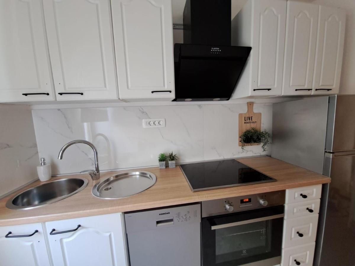 Ocean Apartman Jesenice  Luaran gambar